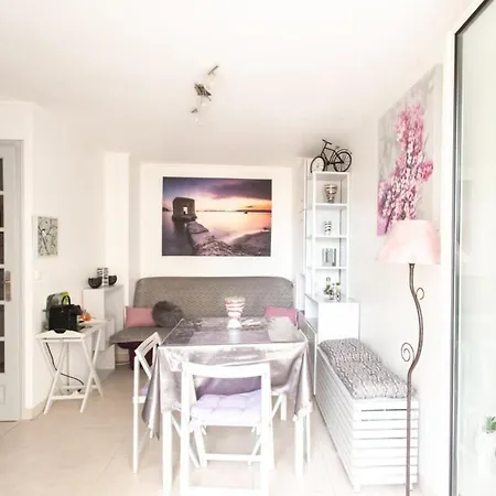 Paschke Furnished Flat * Канны